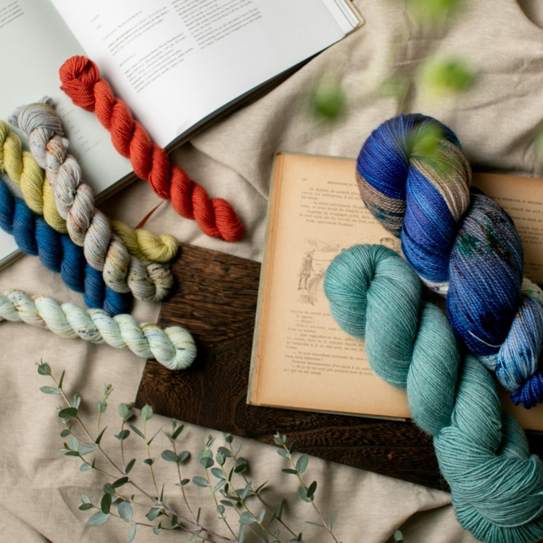 blue.blue.blue – Bon voyage hand dyed yarn