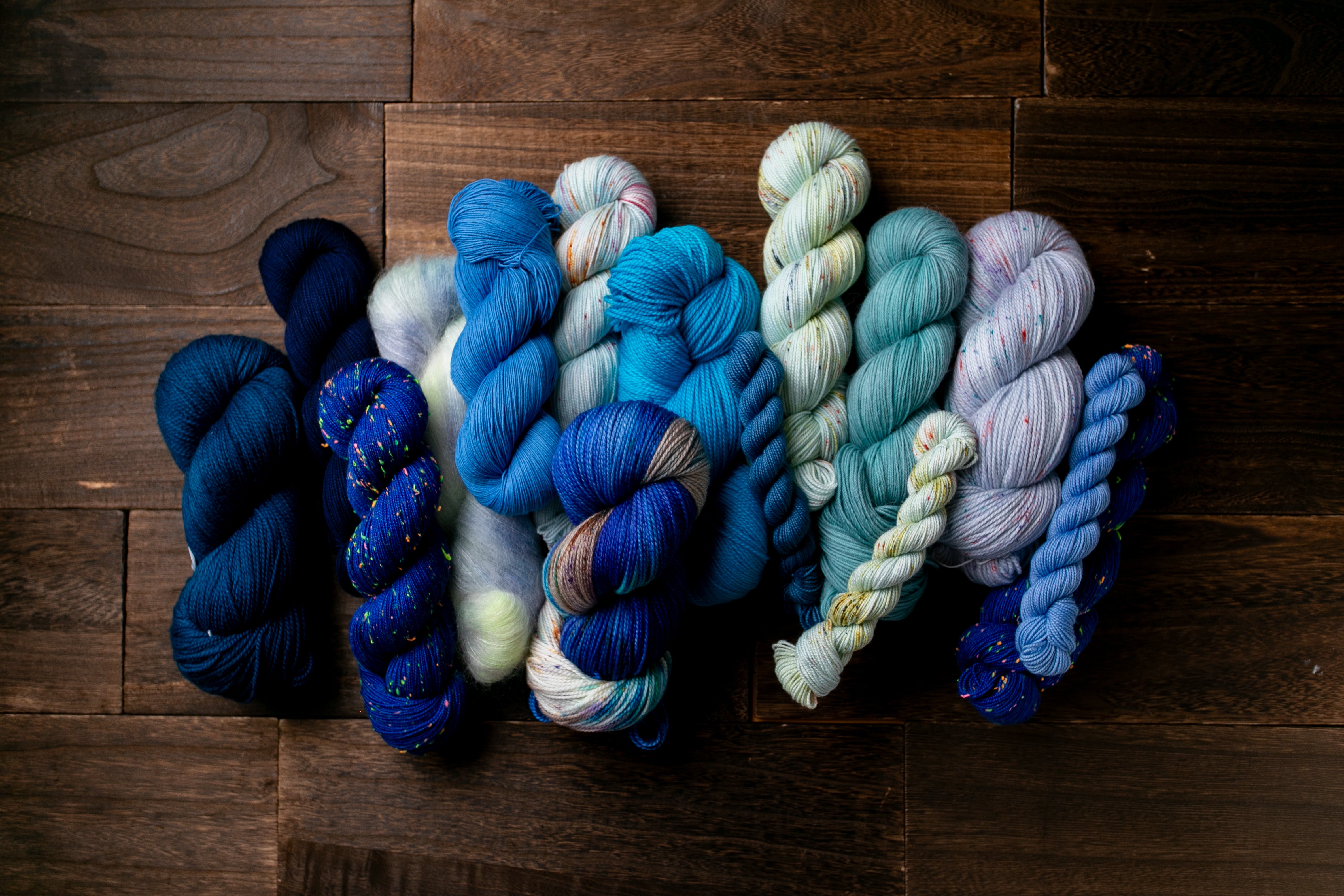 青の世界 – Bon voyage hand dyed yarn