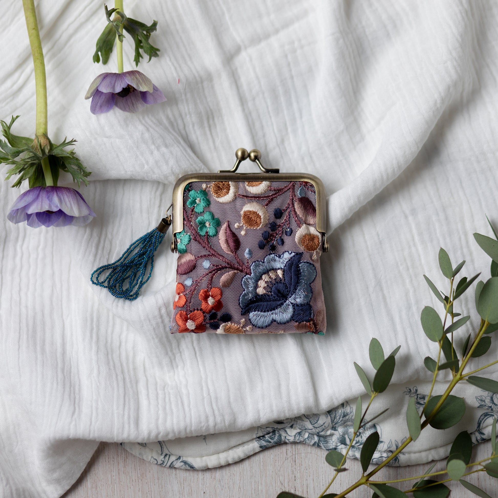 インド刺繍の小物入れ