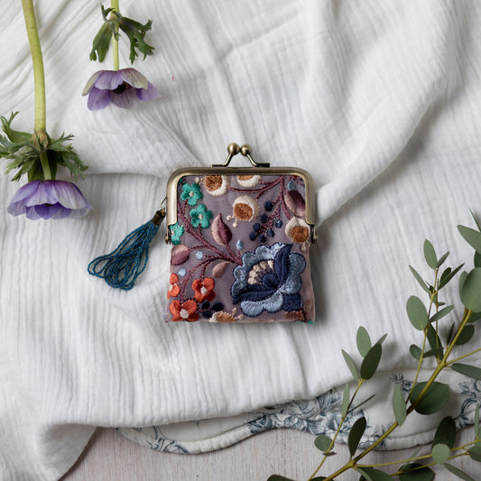 インド刺繍の小物入れ
