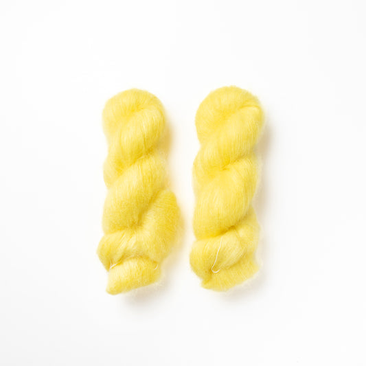 黄色の手染め糸