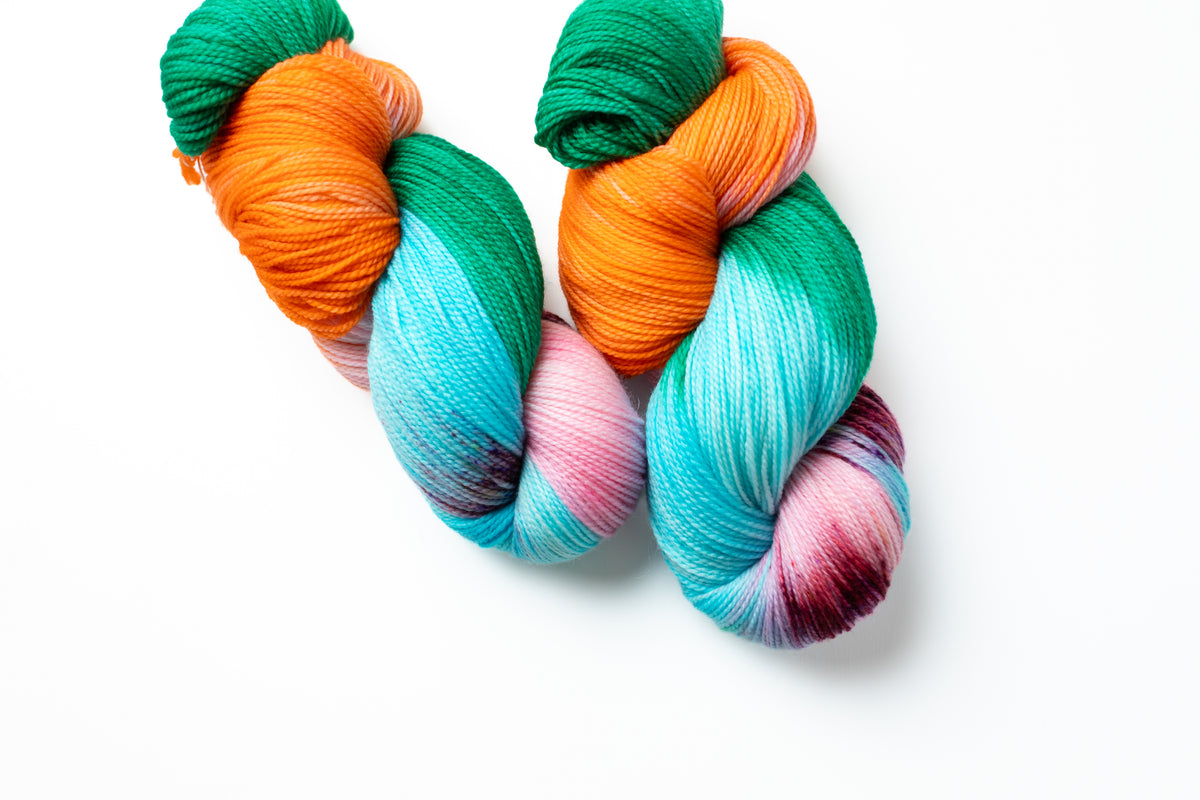 【Original yarn】Taiwan　Floral fabric　Peafowl