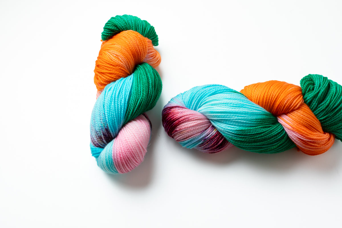 【Original yarn】Taiwan　Floral fabric　Peafowl