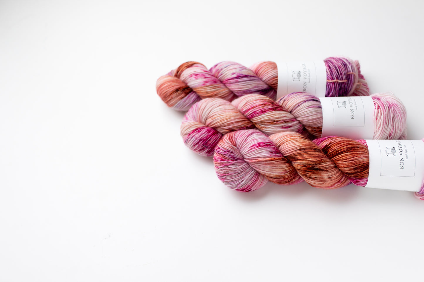 ピンクの手染め糸